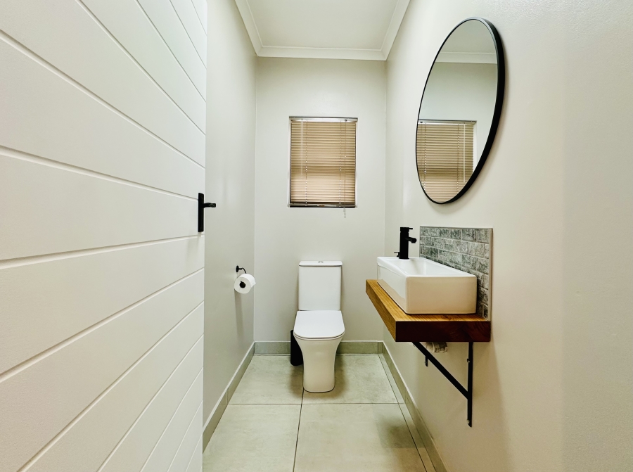 9 Bedroom Property for Sale in Westcliff Western Cape